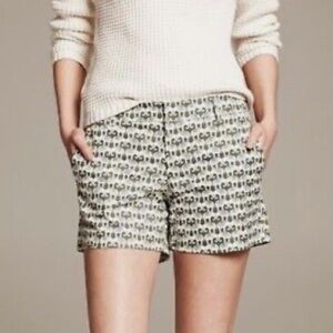 Banana Republic Elephant Print Hampton Short in Canopy Green - size 2